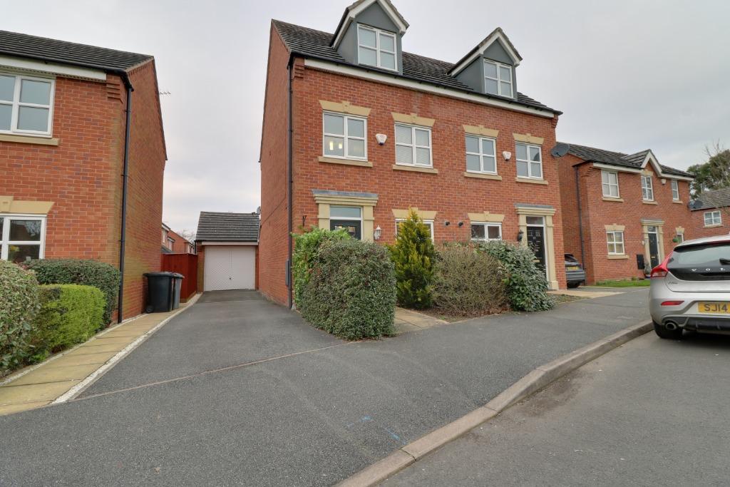 Salisbury Close, Crewe, CW2 3 bed townhouse £795 pcm (£183 pw)