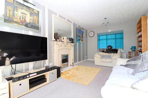 5 Kelling Close, Luton, LU2 7ET