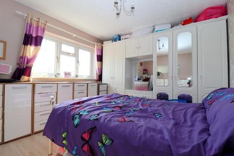 5 Kelling Close, Luton, LU2 7ET