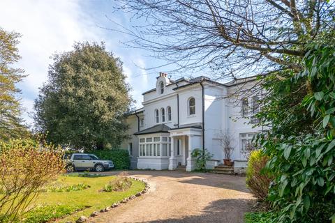 2 bedroom apartment for sale, Kilmarnock, 30 Wray Park Road, Reigate, Surrey, RH2
