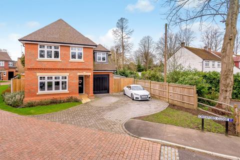 4 bedroom detached house for sale, Croxford Close, Limes Avenue, Horley, RH6