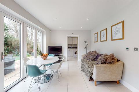 4 bedroom detached house for sale, Croxford Close, Limes Avenue, Horley, RH6