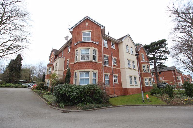 Trinity Gardens, Oxton 2 bed apartment £160,000