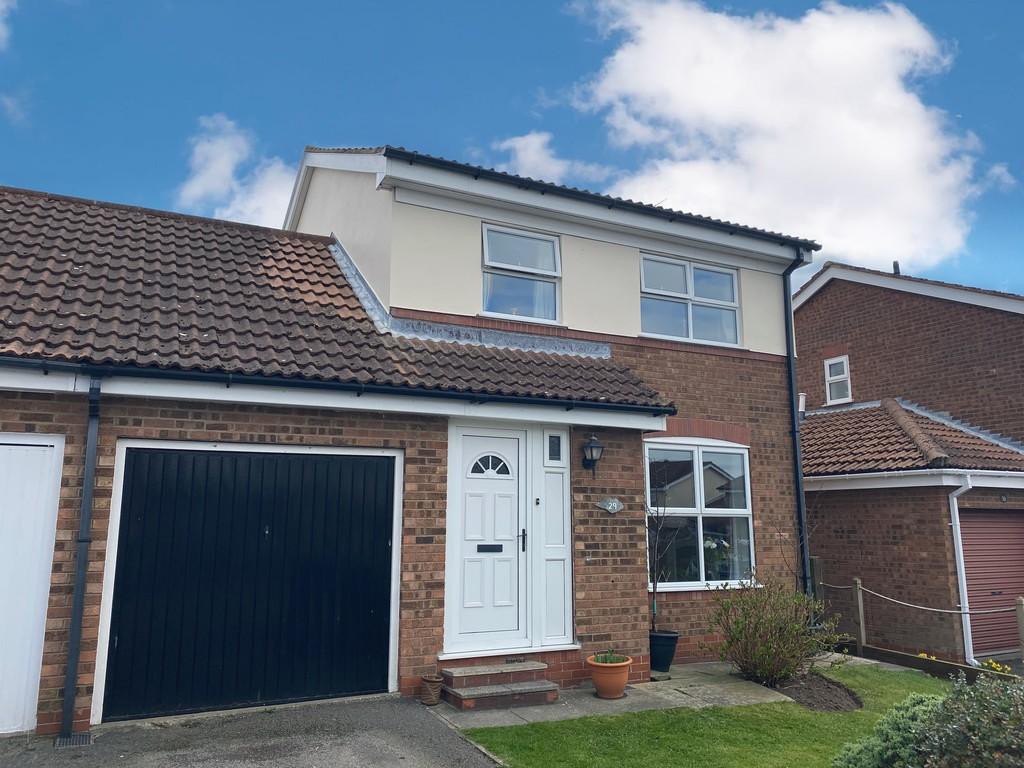 East Carr, Cayton, Scarborough 3 bed link detached house £225,000