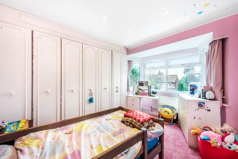 73 Broadfields Avenue, Edgware, HA8 8SL