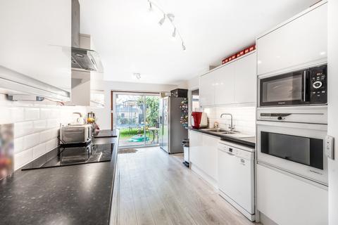 73 Broadfields Avenue, Edgware, HA8 8SL