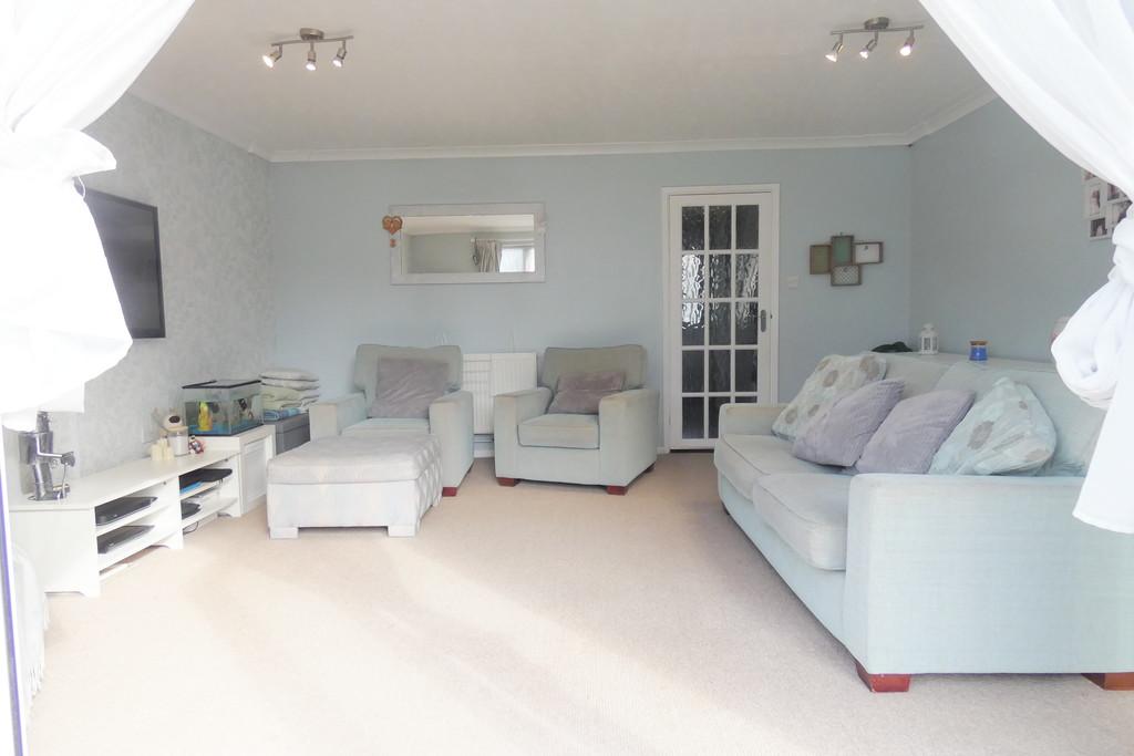 Meadowside Close, Great Barr, Birmingham 3 bed terraced house £190,000