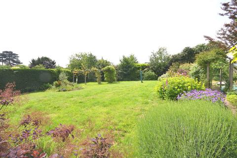 19 Rahn Road, Epping, CM16 4JB