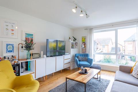 9, Park Court Park Road, New Malden, KT3 5AE