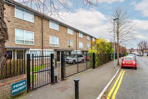 9, Park Court Park Road, New Malden, KT3 5AE