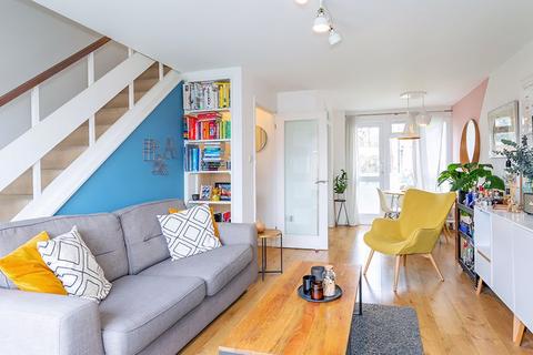 9, Park Court Park Road, New Malden, KT3 5AE