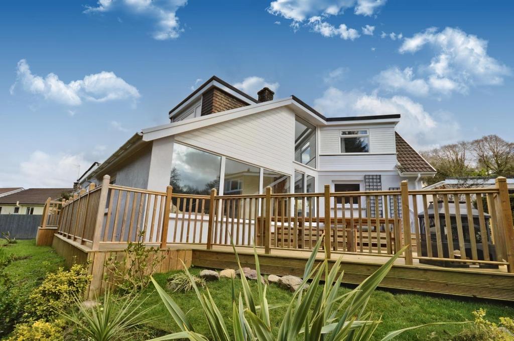 Leeze Park, Okehampton 4 bed detached house £475,000
