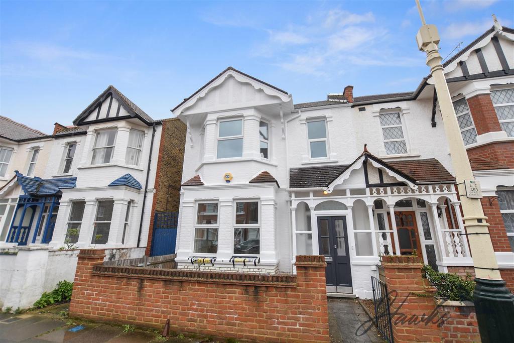 Kingsdown Avenue, London 4 bed apartment £2,350 pcm (£542 pw)