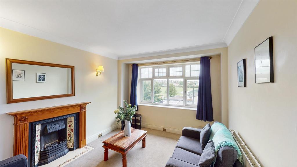 Anson Road, Cricklewood 3 bed apartment £1,500 pcm (£346 pw)