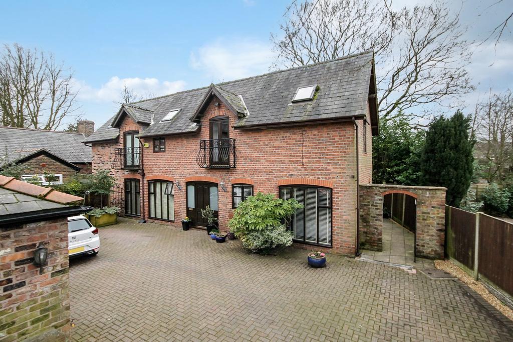 Tarporley Road, Stretton, Warrington, WA4 4 bed barn conversion £690,000