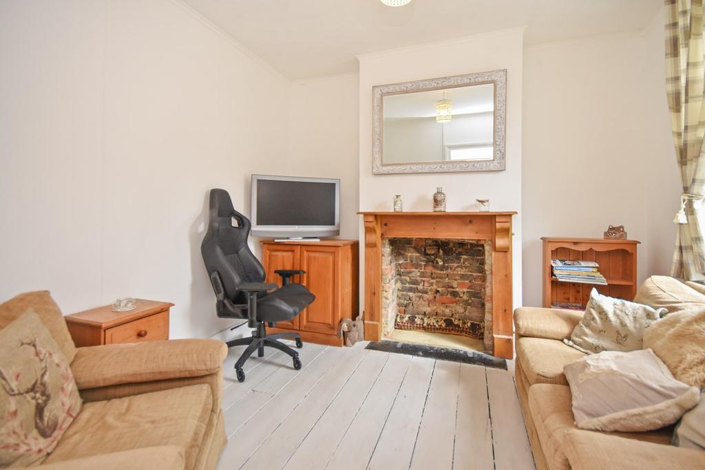 Winchelsea Street, Dover, CT17 2 bed terraced house £160,000