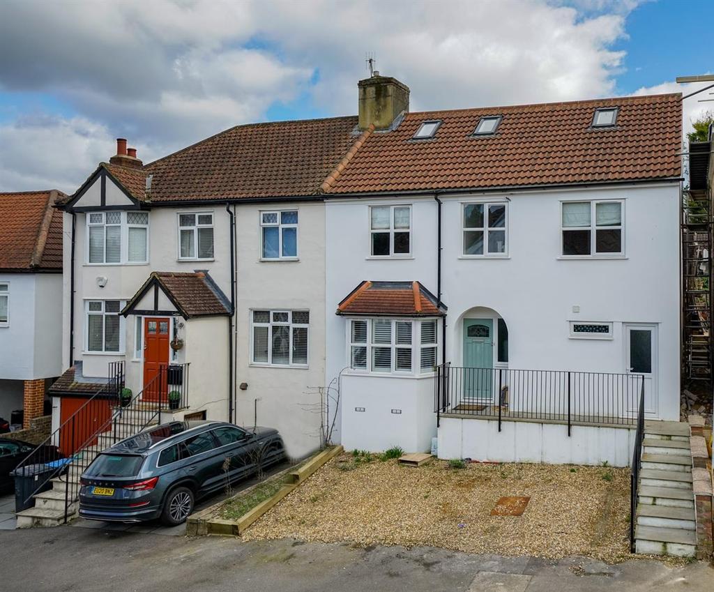 West Valley Road, Apsley Manor... 5 bed semidetached house £600,000