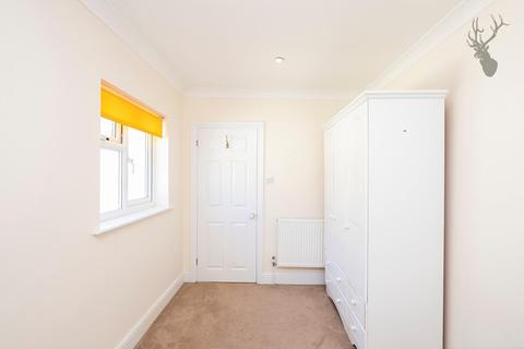 52 Morgan Crescent, Theydon Bois, Epping, CM16 7DX