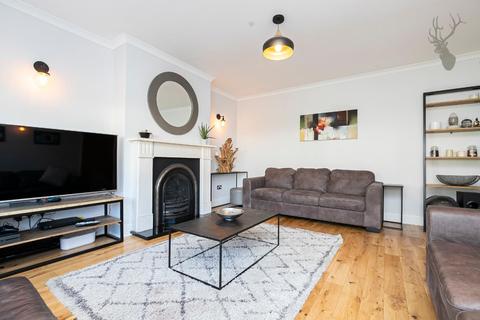 7 Harewood Hill, Theydon Bois, Epping, CM16 7EA