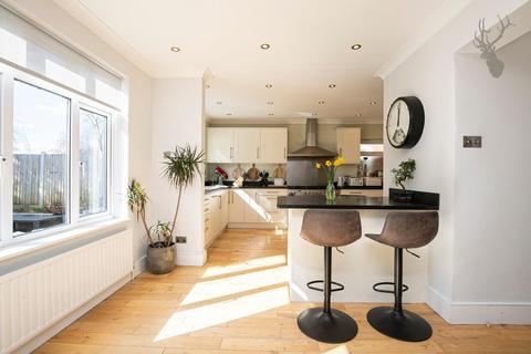 7 Harewood Hill, Theydon Bois, Epping, CM16 7EA