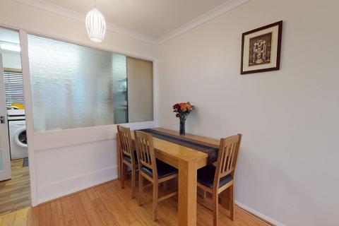 165 Lynwood, Folkestone, CT19 5DF