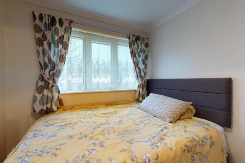 165 Lynwood, Folkestone, CT19 5DF