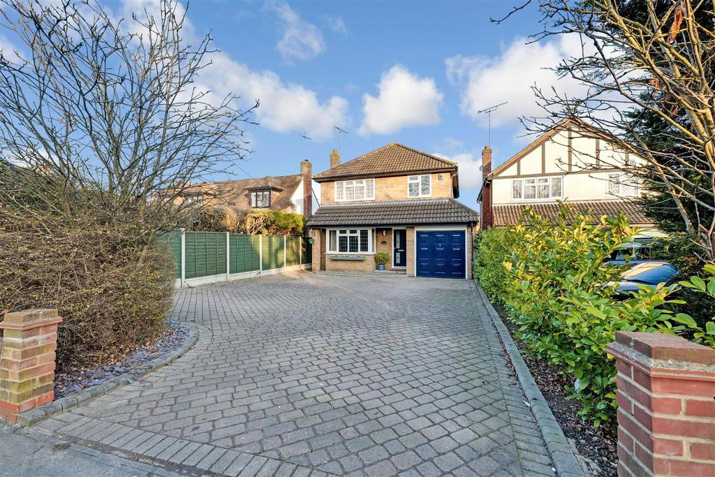 Main Road, Hawkwell, Hockley 4 bed detached house £525,000