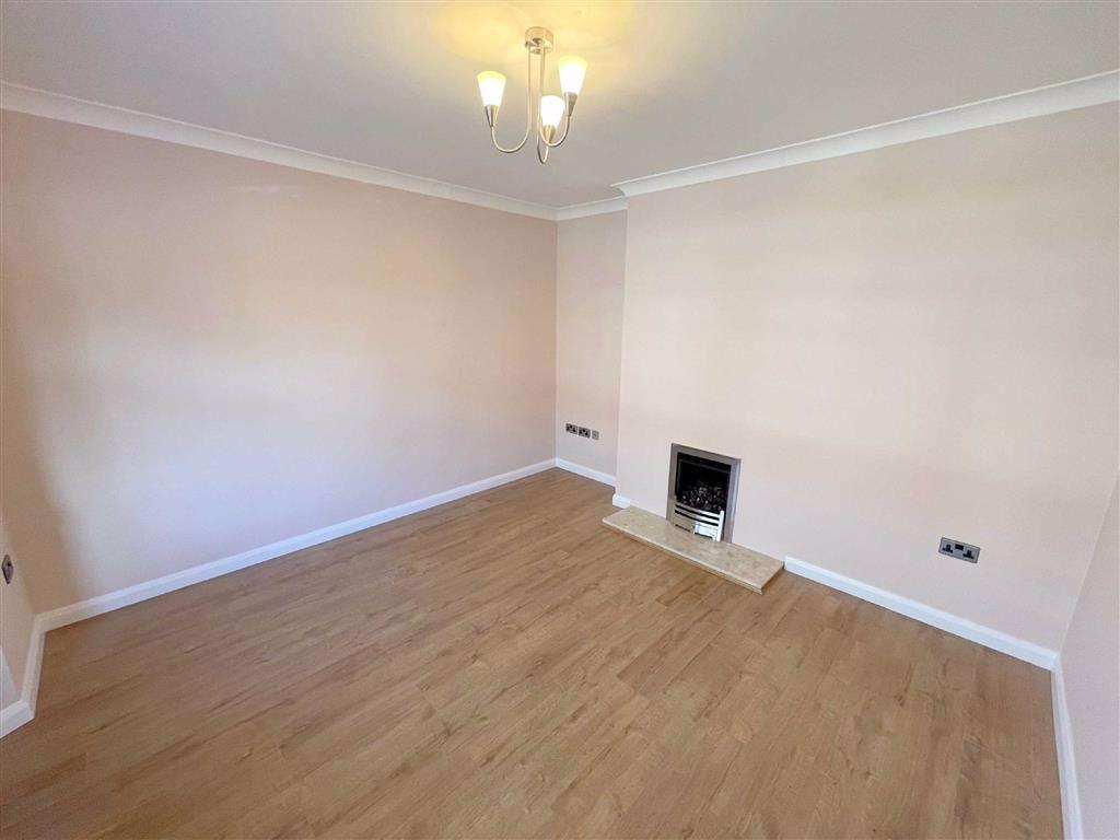 Albion Street, Leek 3 bed semidetached house £695 pcm (£160 pw)