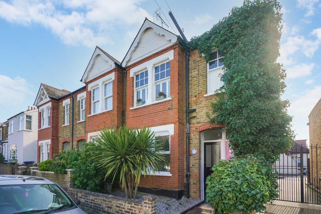 St Marks Road, Hanwell, W7 2 bed flat £350,000