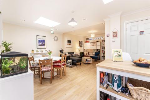 43 Bulstrode Avenue, Hounslow, TW3 3AA