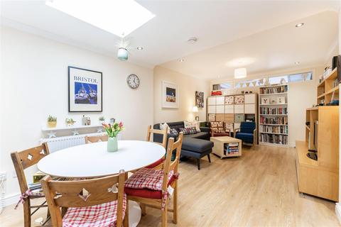 43 Bulstrode Avenue, Hounslow, TW3 3AA