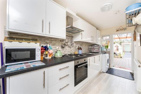 43 Bulstrode Avenue, Hounslow, TW3 3AA