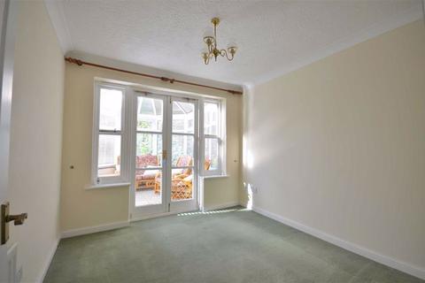 37 Broad Leys Road, Barnwood, Gloucester, GL4 3YW