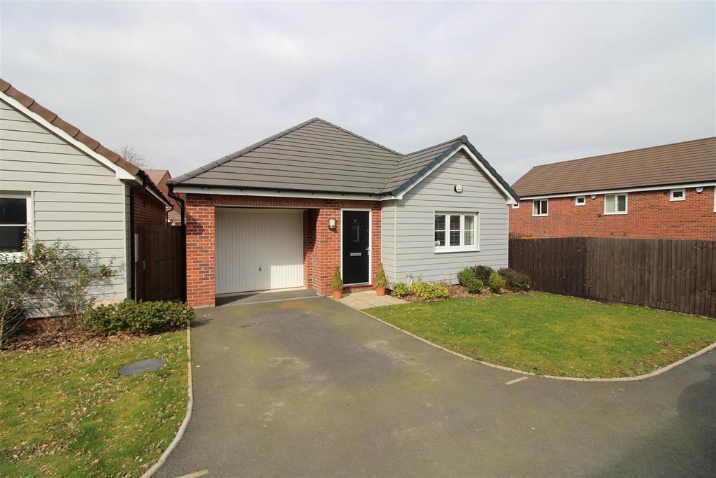 Noble Way, Cheswick Green, Solihull 2 bed detached bungalow for sale