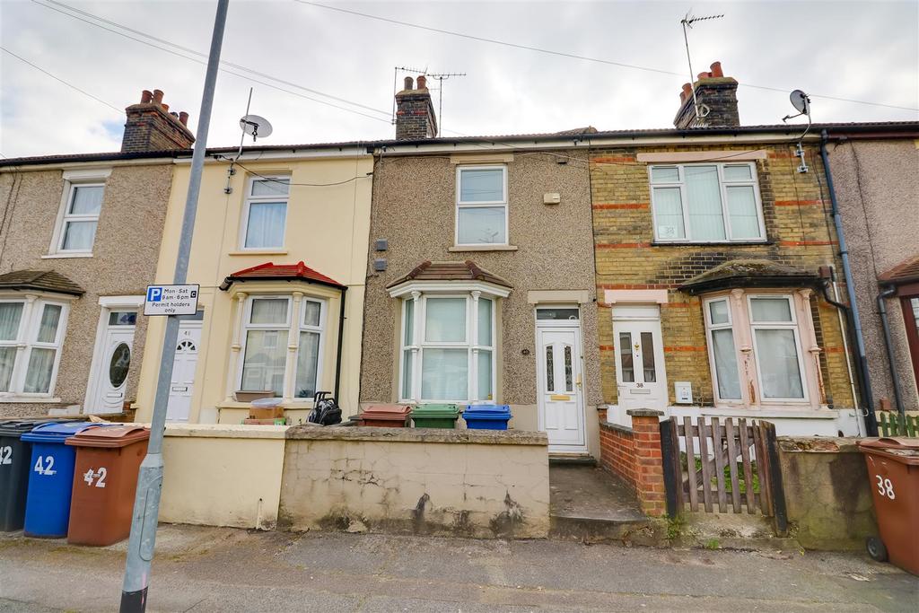 Darnley Road, Grays 2 bed terraced house £285,000