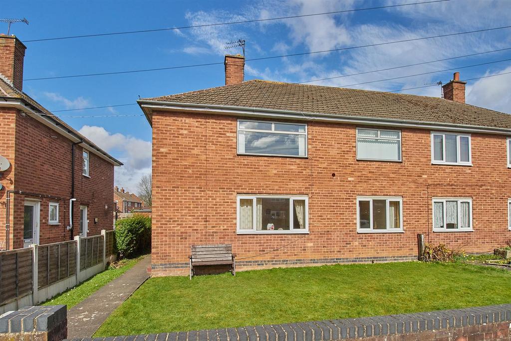 Holt Road, Burbage 2 bed flat £115,000