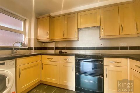 11 Cobham Close, Enfield, EN1 3SD