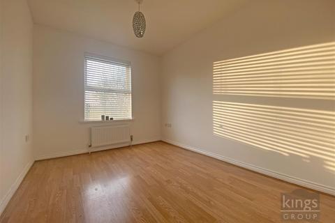 11 Cobham Close, Enfield, EN1 3SD