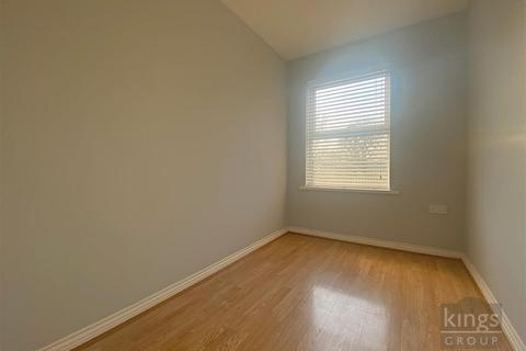 11 Cobham Close, Enfield, EN1 3SD