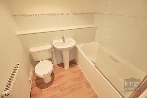 17 Cobham Close, Enfield, EN1 3SD
