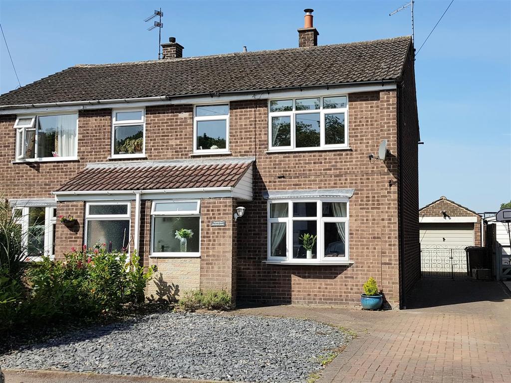 Orchard Close, Willington, Derby 3 bed semidetached house £210,000
