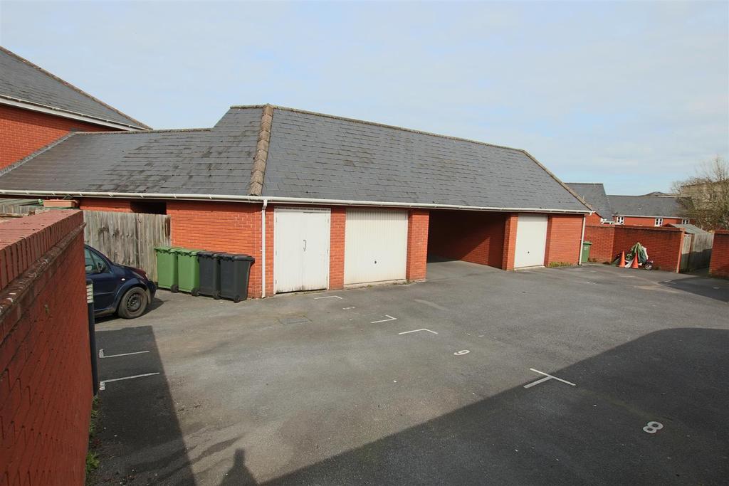 Garage.JPG