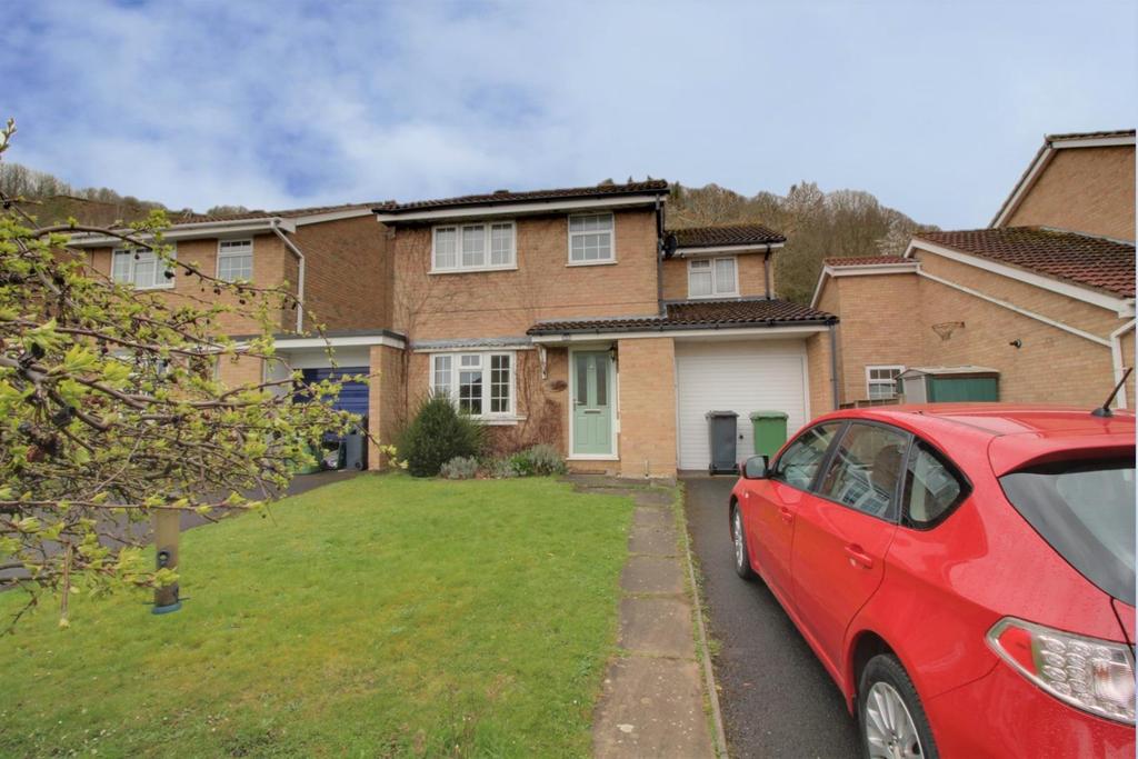 Rosedale Avenue, Stonehouse 3 bed link detached house £345,000
