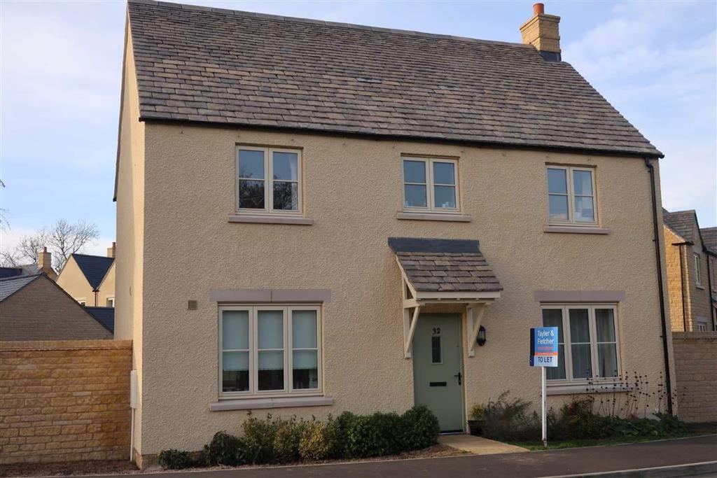Mallard Crescent, BourtonontheWater, Gloucestershire 4 bed detached