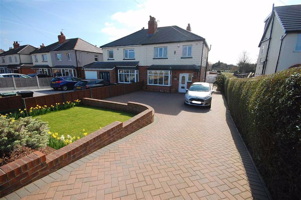 Wakefield Road, Garforth, Leeds, LS25 3 bed semidetached house £299,995