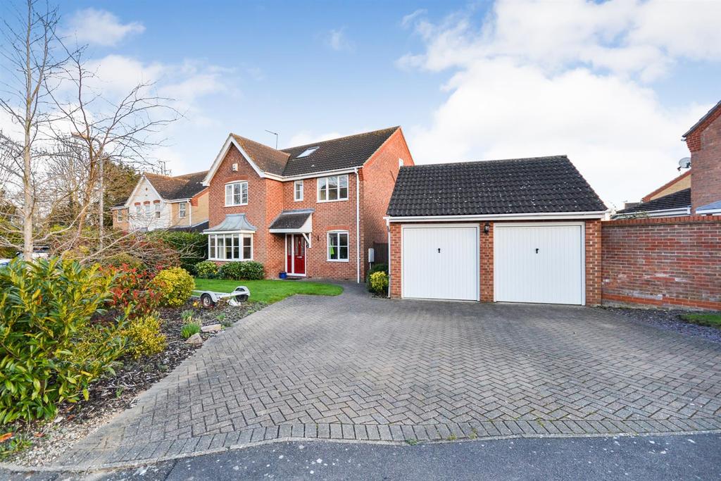Bouvel Drive, BurnhamOnCrouch 5 bed detached house £550,000