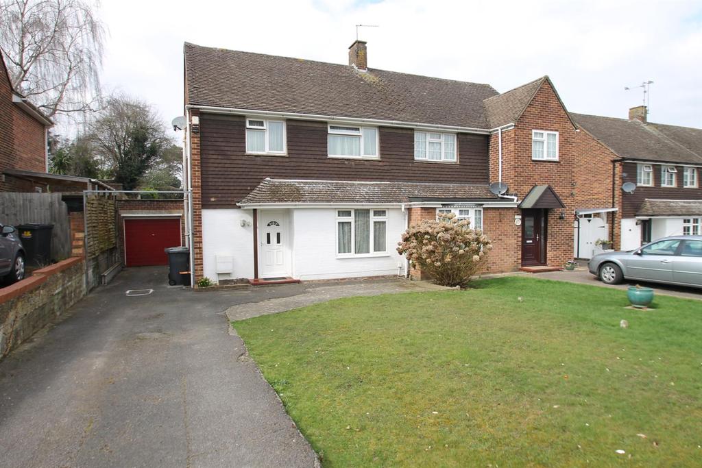 Sycamore Drive, Aylesford 3 bed semidetached house £375,000