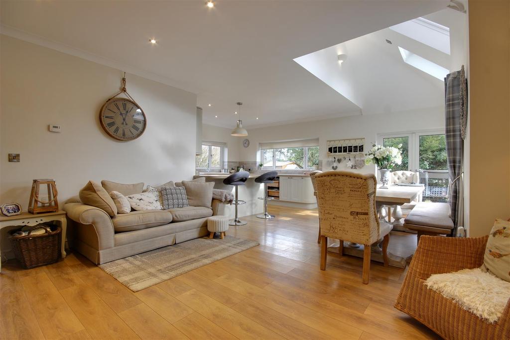 Open Plan Living/Dining/Kitchen