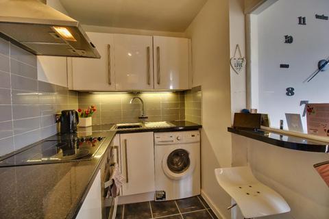 45 Abbeydale Grove, Leeds, LS5 3RE