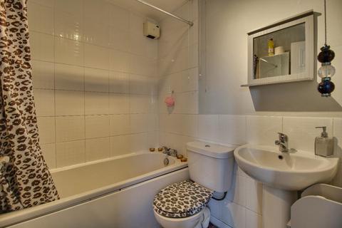 45 Abbeydale Grove, Leeds, LS5 3RE